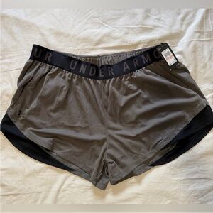 NWT Under Armour Women's Athletic Shorts in Gray and Black SIZE 2X